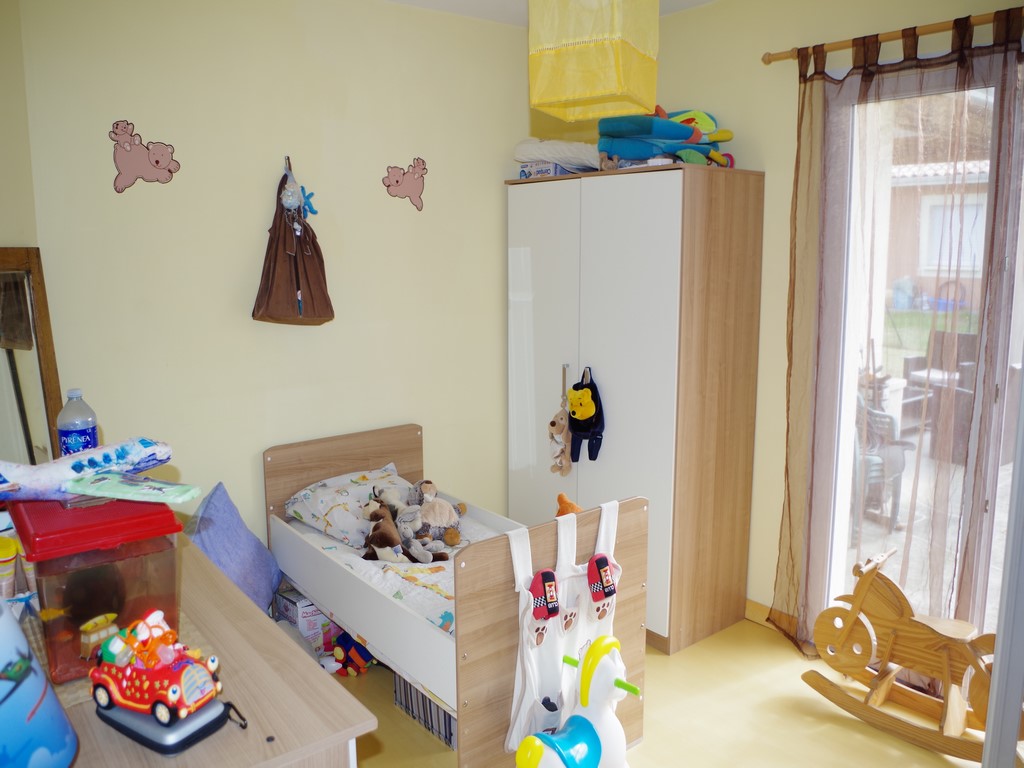 Maison récente, 137m², 3 chambres sur 1051m² avec piscine sur CESTAS